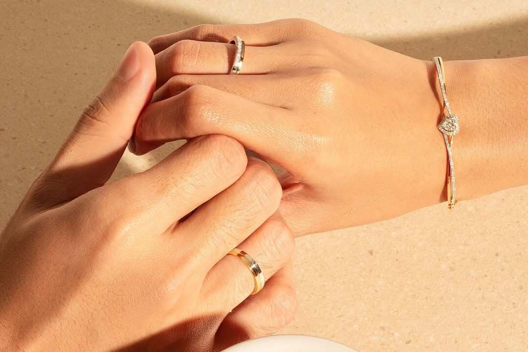 Tampilan Cincin Kawin Emas Pria yang Modern dan Penuh Makna