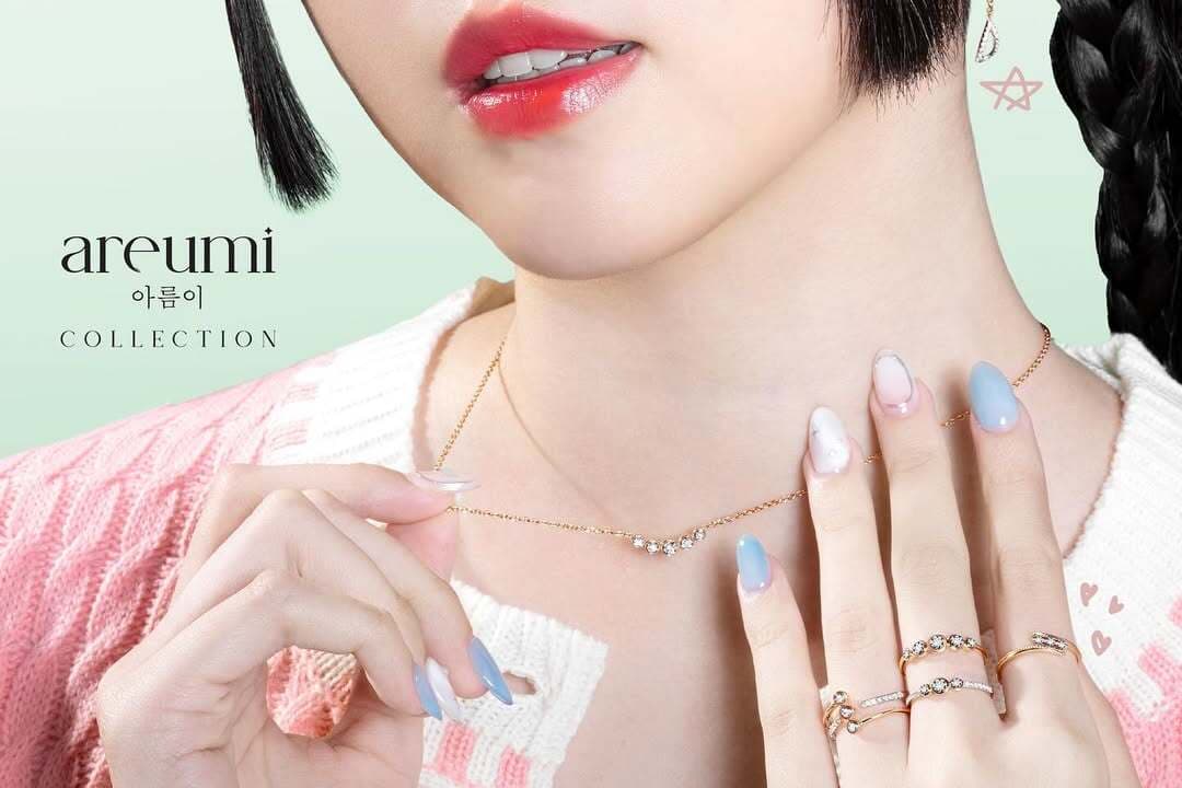 Kalung Korea dengan Sentuhan Feminin ala K-Drama Look