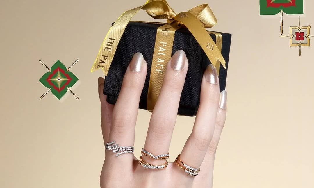 Hadiahkan Cincin Berlian Wanita yang Unik Ini untuk Pasangan di Hari Natal