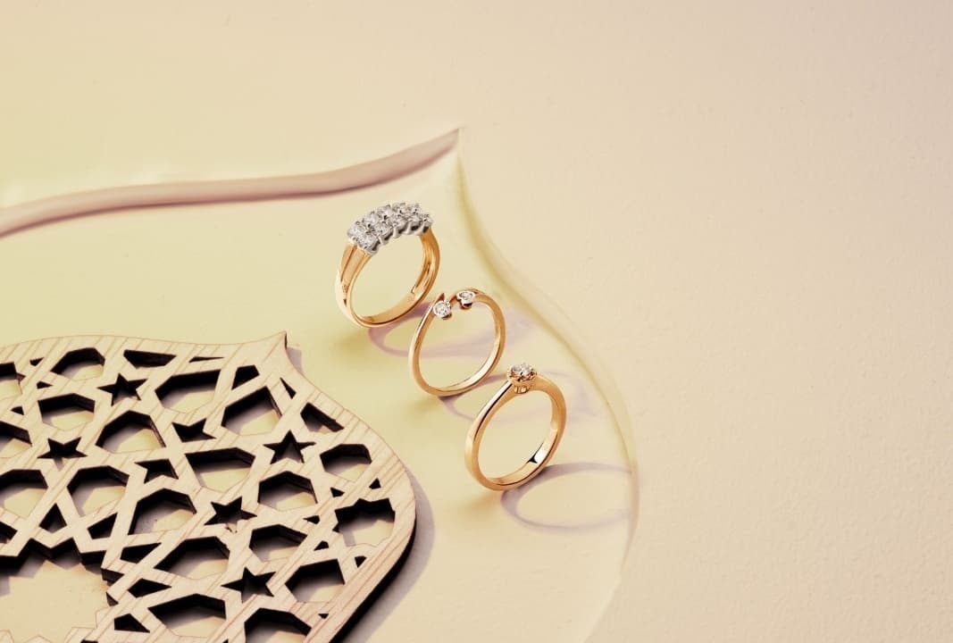 Koleksi Gambar Cincin Emas dengan Berlian sebagai Inspirasi Hadiah Lebaran