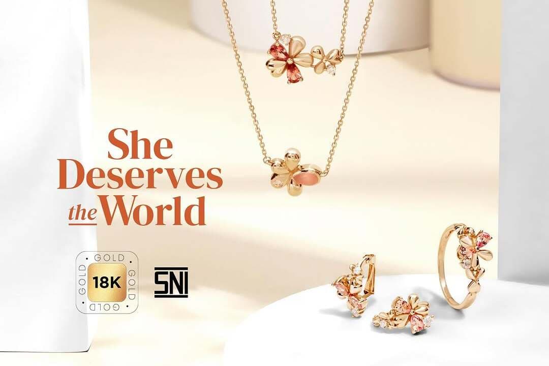 Inspirasi Cincin Emas dengan Hiasan Berlian yang Cocok dengan Outfit Lebaran